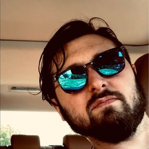 Meet your Posher, Christopher